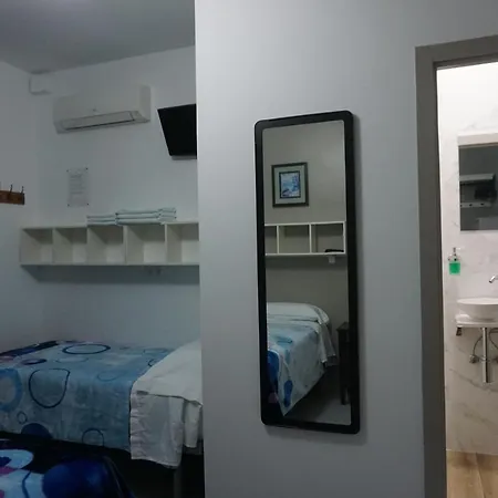 Guest house Casa Blanca 2*